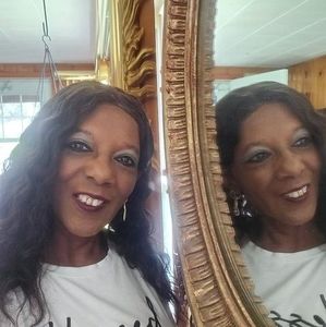 Meet your Posher, Delisa d.